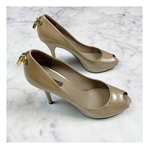 Louis Vuitton Oh Really! Beige Patent Leather Peep Toe Pumps Gold LV Padlock - Picture 5 of 14